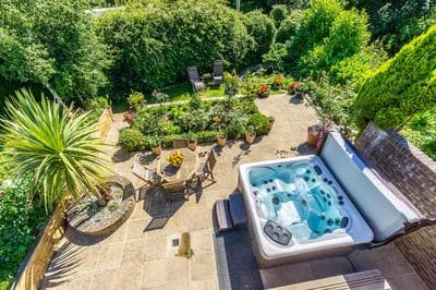 Badgers Den - Covehurst Bay Holiday Cottage