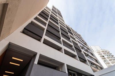 Aurora - Prédio novíssimo e completo no coração do Centro, com piscina e academia ao lado do metrô República