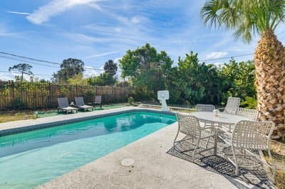 Beach Time + Pool Vibes! Port Charlotte Hideaway