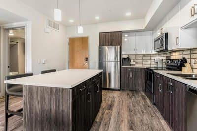 Landing Incredible 2BD Yoga Studio Gym
