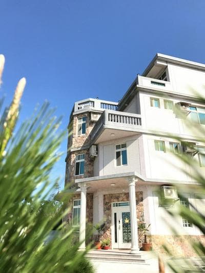 Little Weekend Inn