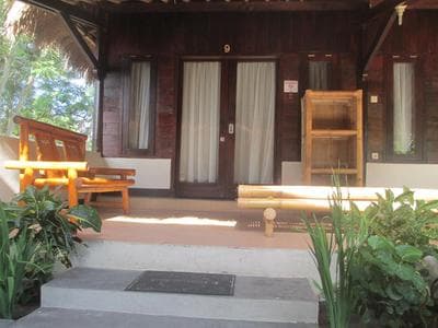 Selong Belanak Bungalows