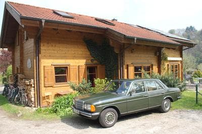 Gästezimmer im Holzhaus im Grünem