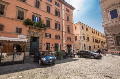 Piazza Farnese exclusive view 2 bedroom en suite