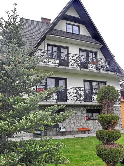 Jama Niedźwiedzia z widokiem na Giewont