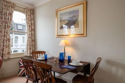 Traditional Fulham Home Close to the River Thames by Underthedoormat