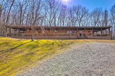 Pet-friendly Ellijay Escape w/ Yard & Grill!