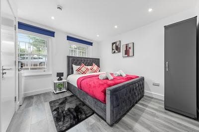 Serviced Ensuite Room Finsbury Park London N19