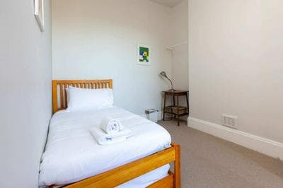Spacious 2BD Flat By Regents Park & Camden Town!