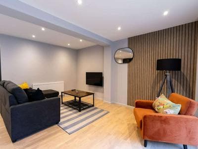 Victoria Park Vista Two-bedroom by Sojo Stay