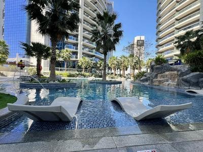 Grapeful Stay – Luxury Hostel Paramount Tower Business Bay