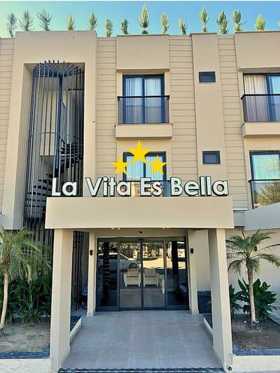 La Vita Es Bella