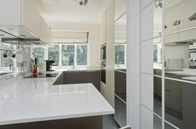 Elegant 3 bed Flat Earls Court