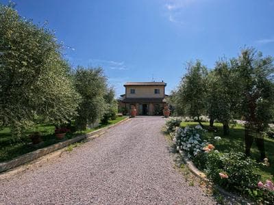 Holiday Home in Braccagni With Jacuzzi & Golf