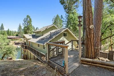 Water's Edge - Gorgeous Water Views! by Yosemite Region Resorts