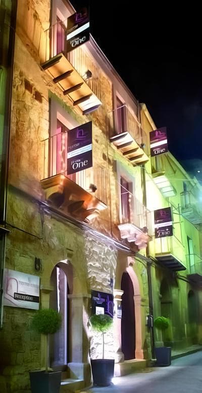 HomeHotels
