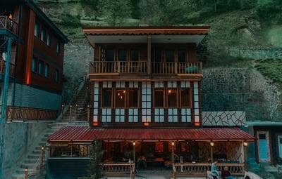 River Deluxe Boutique