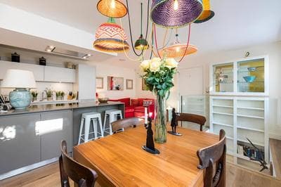 Colourful 3 Bed Notting Hill With A C