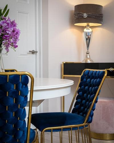 Designer 1-bedroom in Kensington