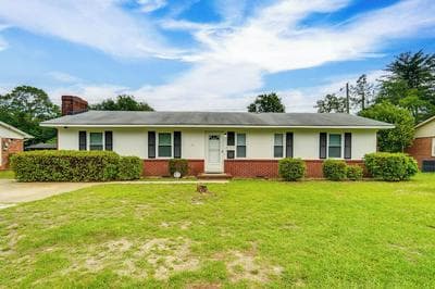5 Mi to Dtwn: Family-friendly Fayetteville Home!