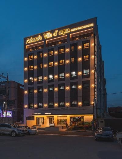 Asherah Villard Aqua Business Hotel