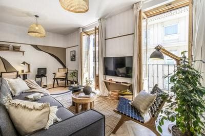 Eriste - 2 Bedrooms in Malasa a