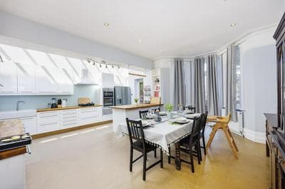 London House Sleeps 12 Free Parking Wifi