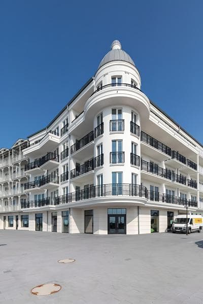 Bulwar Zachodzącego Słońca by Renters