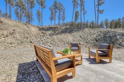Saddle Up For Luxury - 15 Minutes to Mt Rushmore