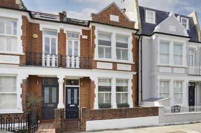 Stunning Recently Renovated 3 Bedroom Home Fuham - Munster Village