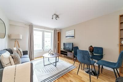 Trendy Flat in St Katharine