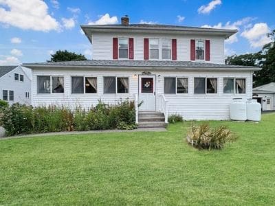 Kurtz Cottage - Y856 Wonderful Home Minutes Away From The Goldenrod And York Beach 4 Bedroom Home by RedAwning