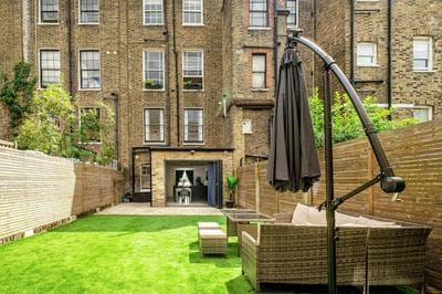 Luxury 4 Bedroom House in Central London