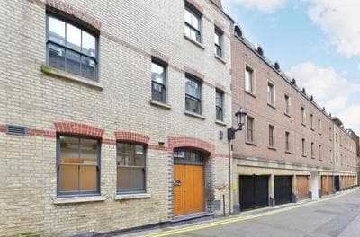 Charming 3-bed House in London