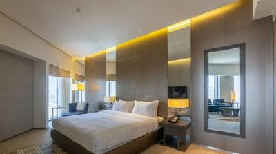 Elegant 1BR Apartment Near Dubai Frame