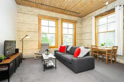 NY Style Loft w Parking Exchange District Gym