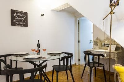 JOIVY Stylish 1-bed flat w/ city views in Alfama