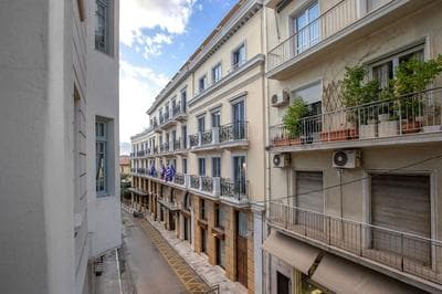 Neoclassical Apartment near Syntagma - Plaka by GHH