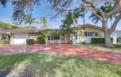 Lighthouse Point Home w/ Patio - 3 Mi to Beach!