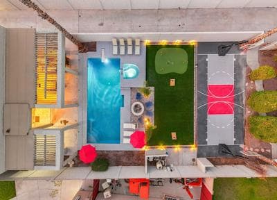 The Cardinal Walk to Stadium Pool Spa Sportcourt