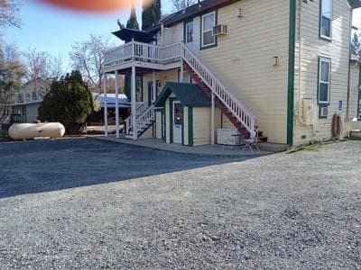 All Season's Groveland Inn