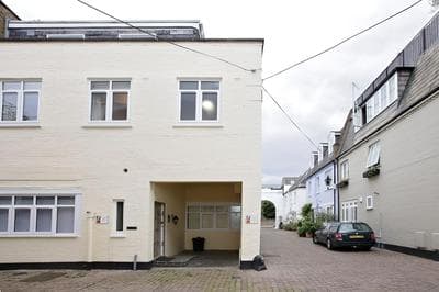 Quiet Historic Mews- Hyde Park
