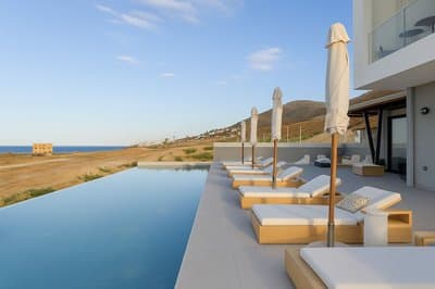 Villa Luxury Heaven - With Heated Pool