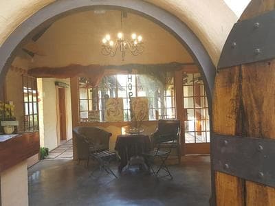 Essential Rose Room African Silhouette Country House for Essential Workers