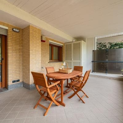 Bonum Vitae in Rome With 1 Bedrooms and 1 Bathrooms