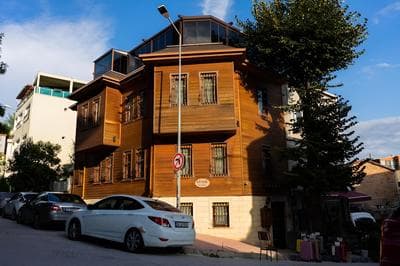 Atam Suites & Apart