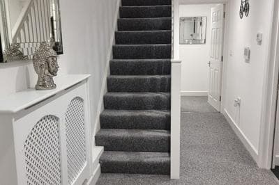 London Oasis Modern 2BR Apartment
