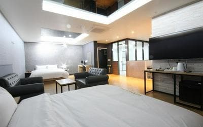 Yeongduk Six Hotel