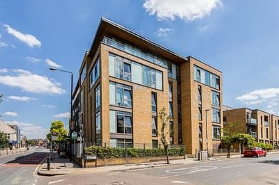 Modern 1 Bedroom Apartment in West London