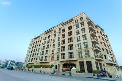 Elegant Apt In Al Barsha South
